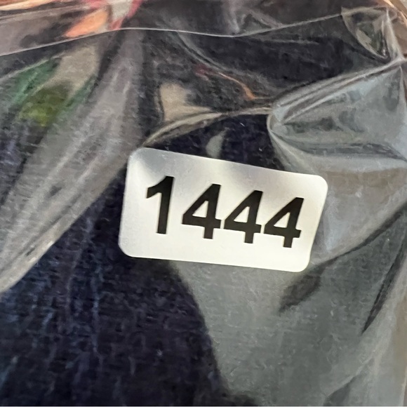 VTG North Carolina UNC Tar Heels Embroidered Floral Sweatshirt Large USA - Picture 13 of 13